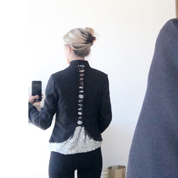 LAST 1! Silver Sequin Sleeveless Keyhole Top - Picture 3 of 6